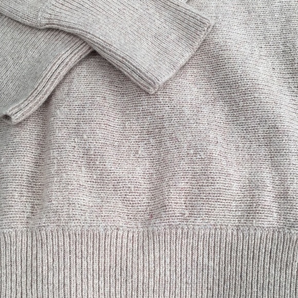 Urban outfitters sweater - Picture 4 of 6